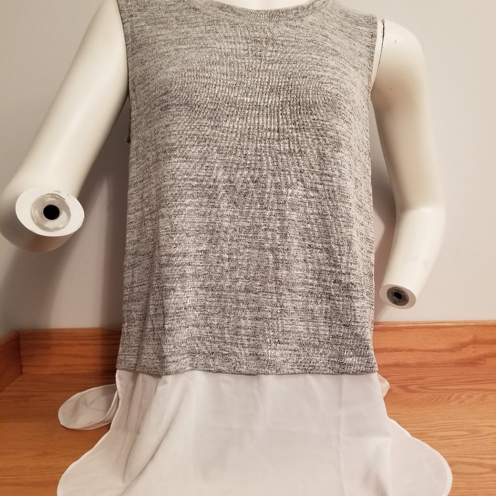 Like New Apt 9 dressy sleeveless top